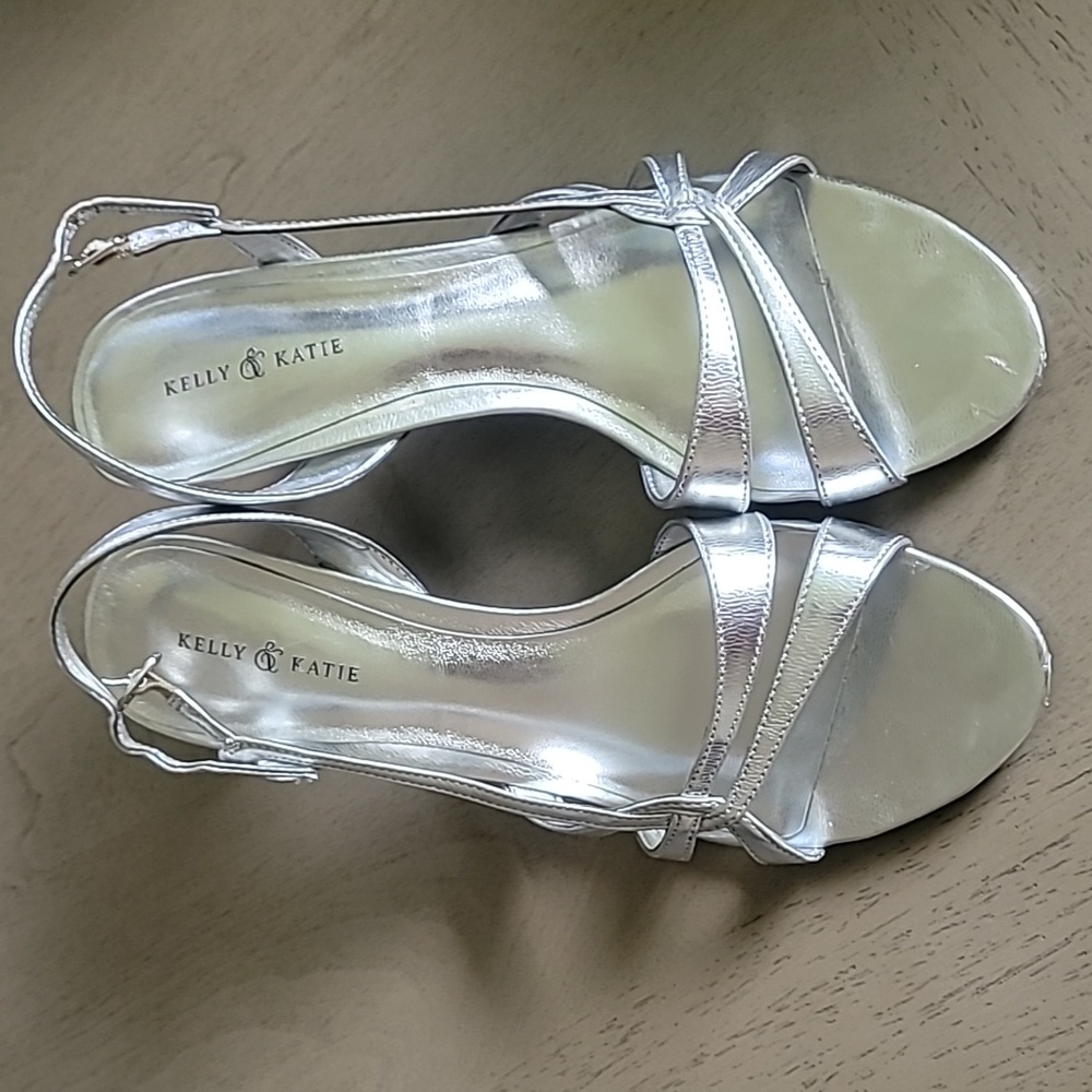 Kelly & Katie Grace Silver Strappy Heels - Size 9